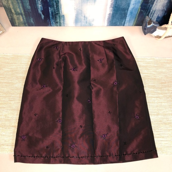 Size 2 Ann Taylor Elegant Pencil Skirt - Picture 1 of 8